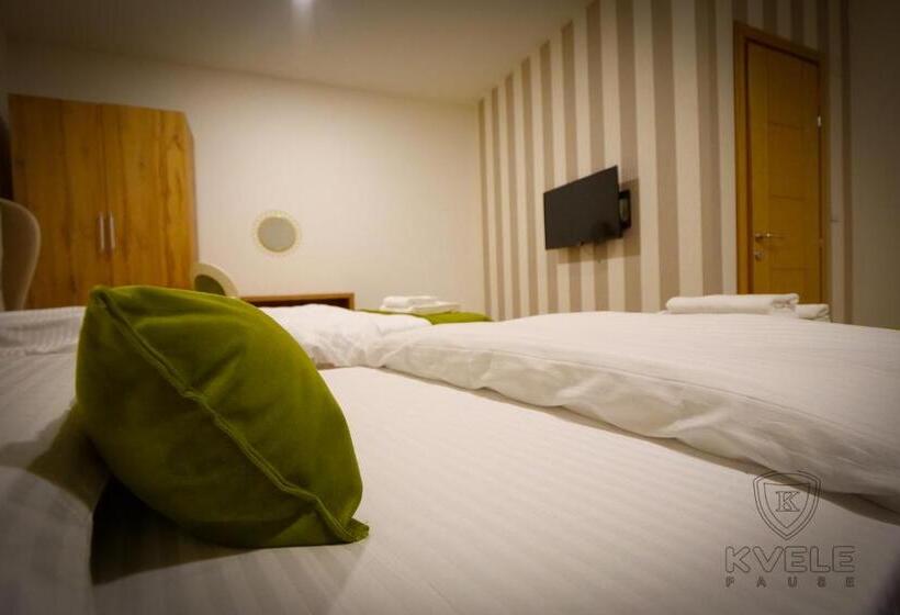 اتاق لوکس خانوادگی, Motel Kvele