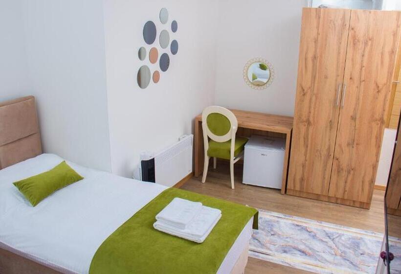 اتاق لوکس, Motel Kvele