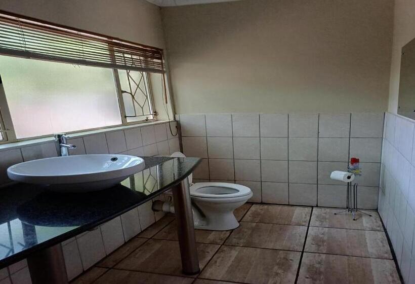 Семейный Номер, Palms Lodge