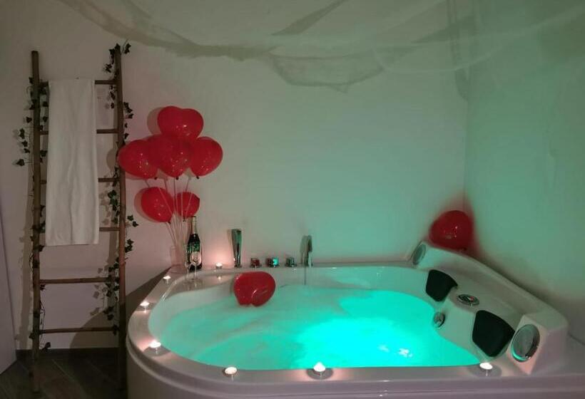 سوئیت با وان آب گرم, Sea Fly Guest House