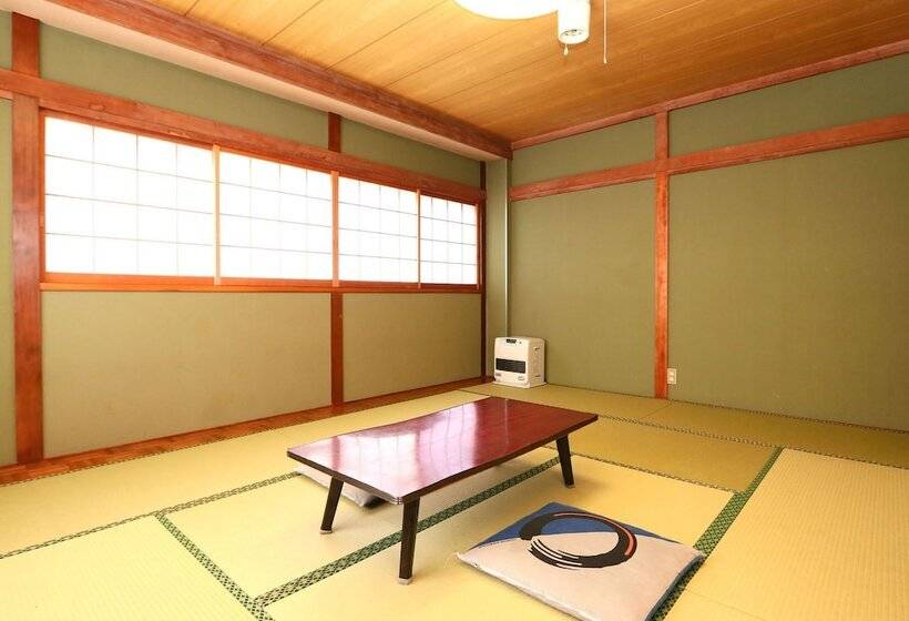 Номер Стандарт, Sports Inn Aoyama Dori