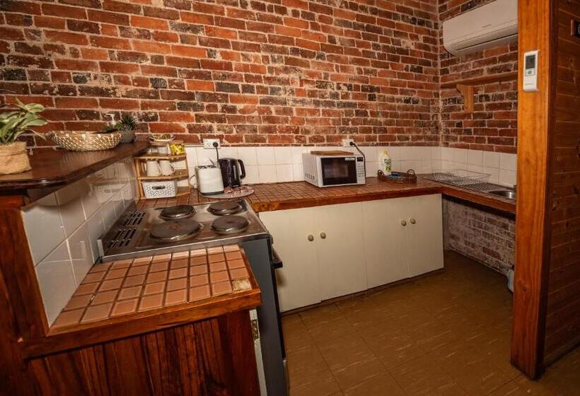 Семейный Номер, The Centennial Hotel Gulgong