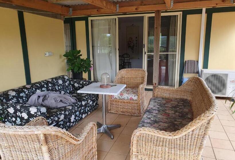 스위트, Oaktree Guest House