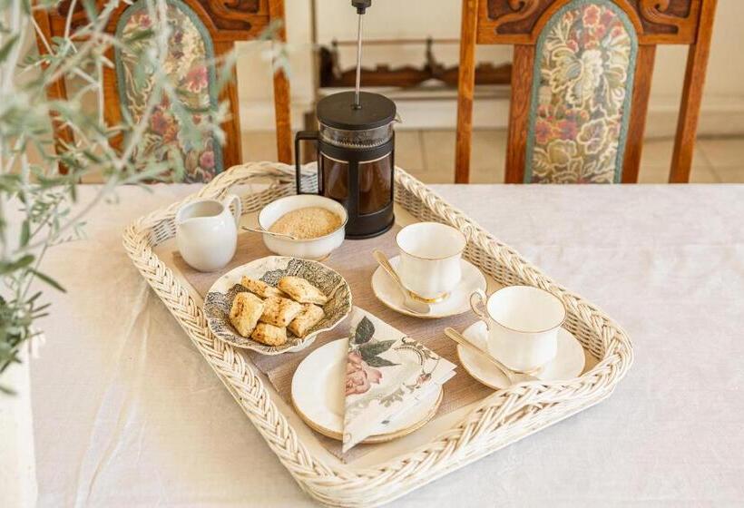 Номер Deluxe с Балконом, Guinea Fowl House