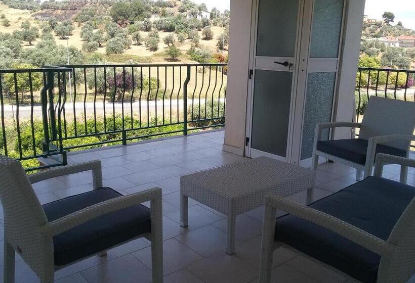Номер Стандарт с Террасой, Bed And Breakfast L' Aranciera