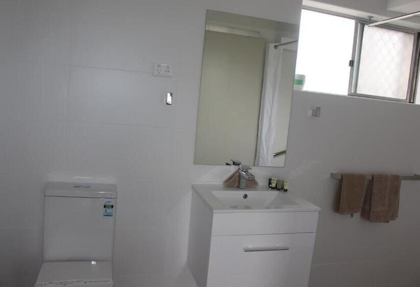 غرفة قياسية سرير ملكى لذوى الإحتياجات الخاصة, Centrepoint Motel