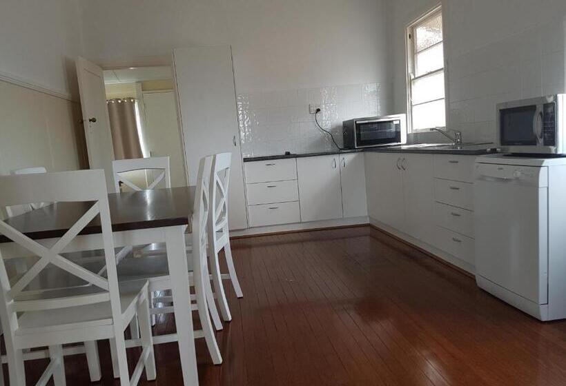 Дом 4 Спальни, City Centre Motel Kempsey