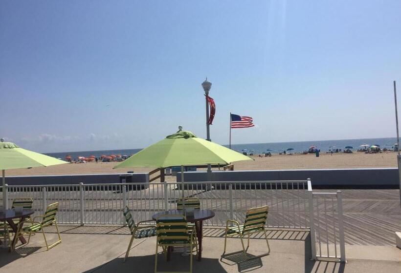 デラックスルーム, Fish Tales Boardwalk Inn & Ocean Mecca Motel