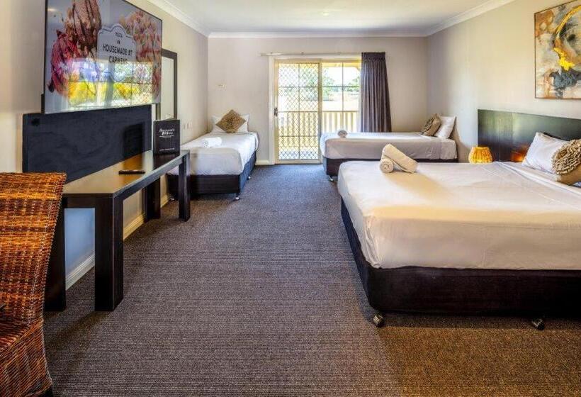 Семейный Номер, Stockmans Motel
