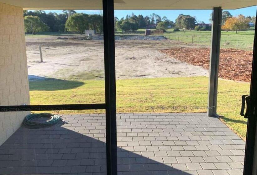 침실 3개 주택, Manjimup Gateway