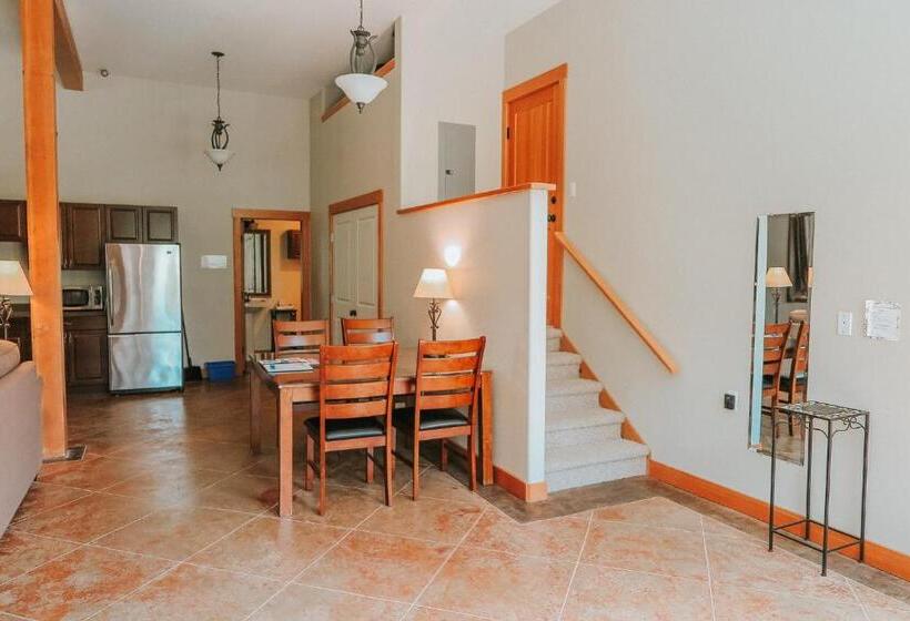 سوییت لوکس, Cobble Wood And Bird Sanctuary Guest Houses