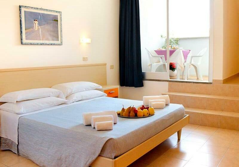 デラックストリプルルーム, Pfa Hotel La Darsena   Follonica