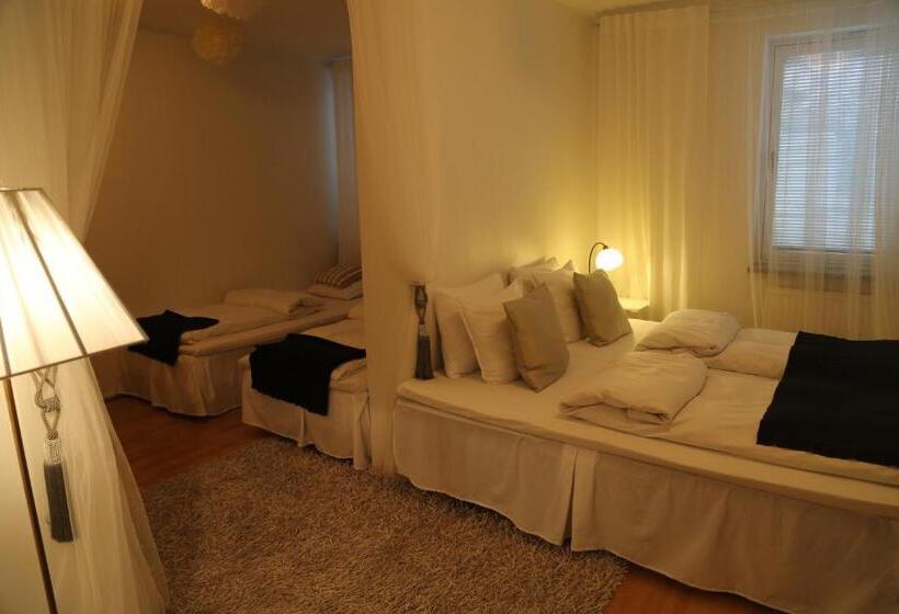 Семейный Номер, Vingåker Hotell