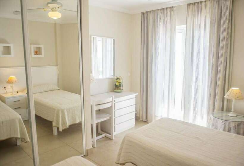 Апартаменты 3 Спальни, Hamilton Court