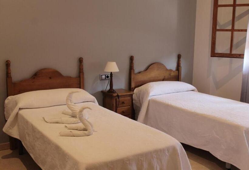 스탠다드 룸, Hostal Mont Royal