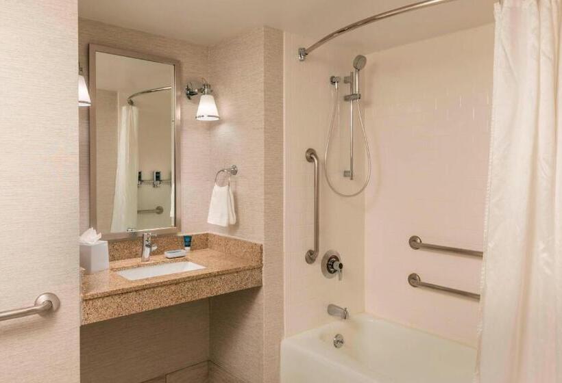 Стандартный Номер Кровать Кинг, Four Points By Sheraton Boston Logan Airport Revere