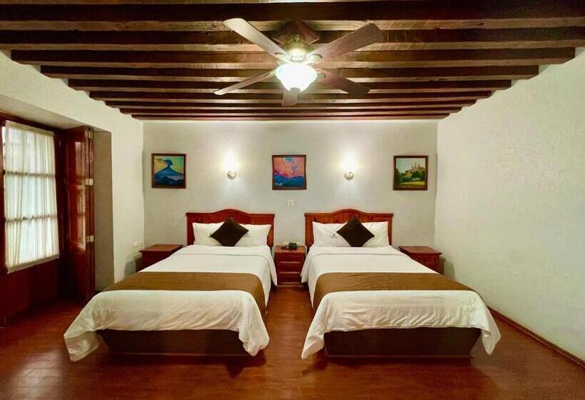 اتاق استاندارد چهار تخته, Puebla Plaza