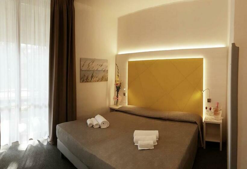 标准间带阳台, Park Hotel Pineta & Dependance Suite