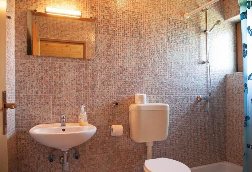 Standard Triple Room with Terrace, Guesthouse Zafran