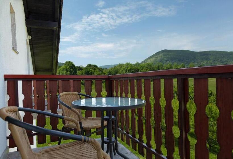 Standard Triple Room with Terrace, Guesthouse Zafran