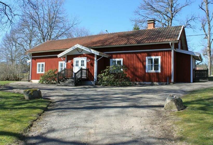 غرفة عائلية, Asa Herrgård