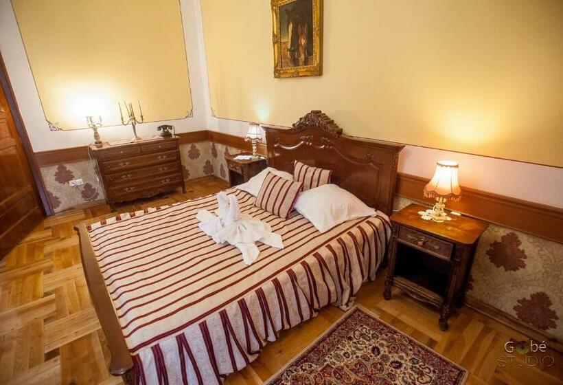 سوییت, Castel Haller
