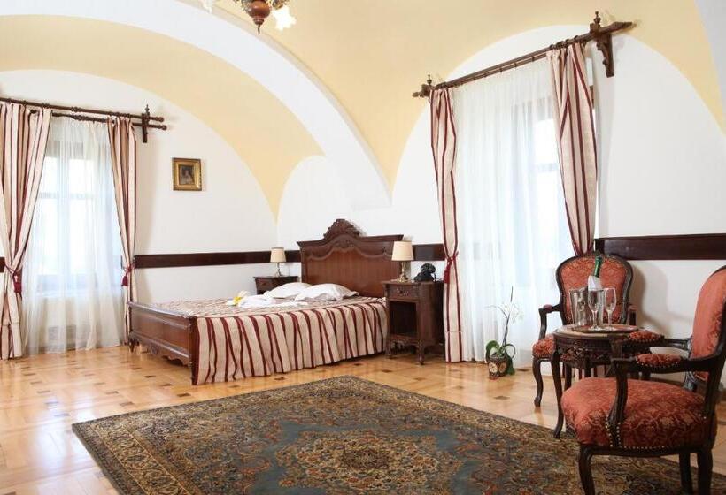 اتاق لوکس, Castel Haller