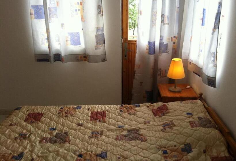 패밀리 룸, Rusalka Holiday Village