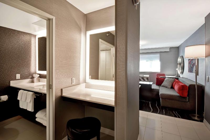 Люкс Кровать Кинг, Doubletree By Hilton Deadwood At Cadillac Jack's