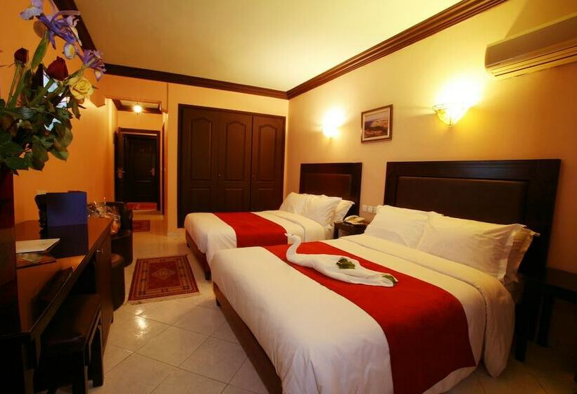 اتاق استاندارد سه نفره, Imperial Holiday