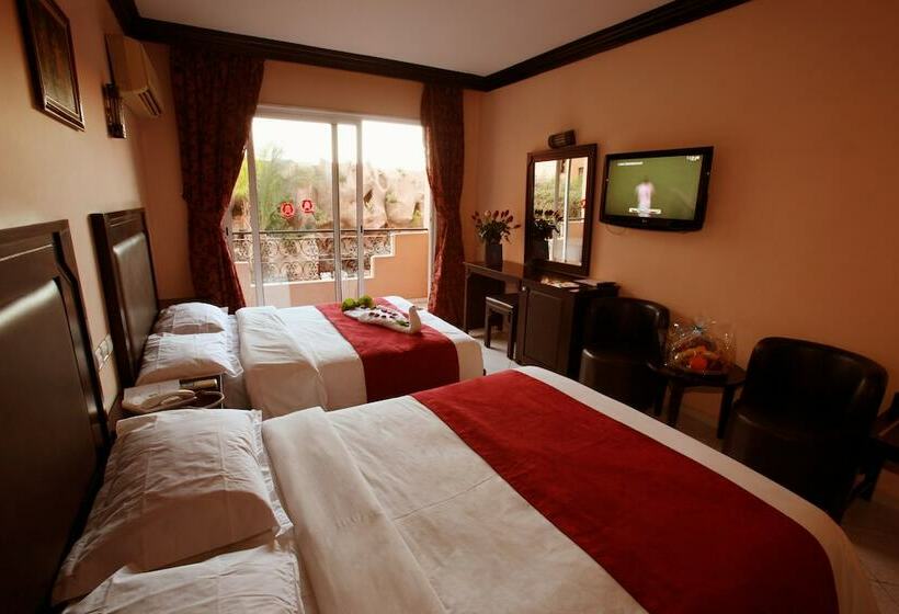 اتاق استاندارد با چشم‌انداز استخر, Imperial Holiday