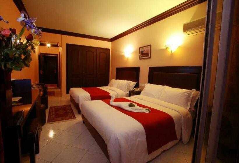 اتاق استاندارد سه نفره, Imperial Holiday