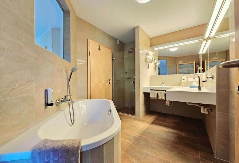 Люкс 2 Спальни, Familienhotel Trebesingerhof
