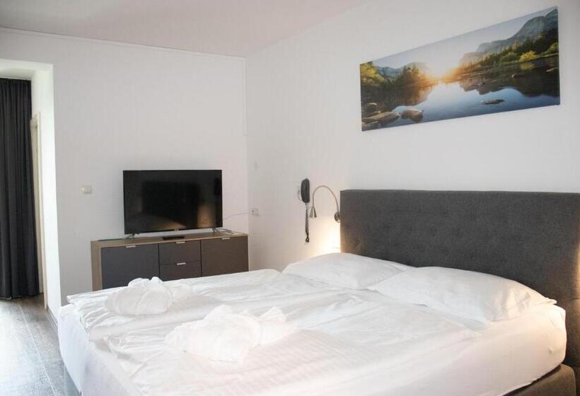 Полулюкс, Familienhotel Trebesingerhof