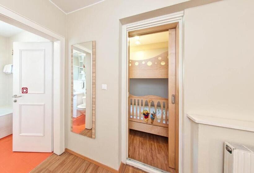 Люкс 2 Спальни, Familienhotel Trebesingerhof