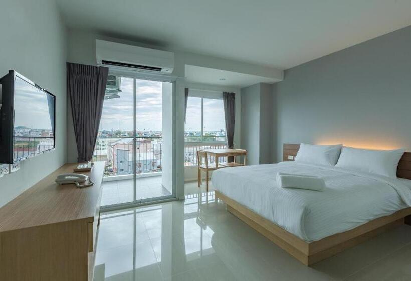 Студио Стандарт с Террасой, Thongchen Residence