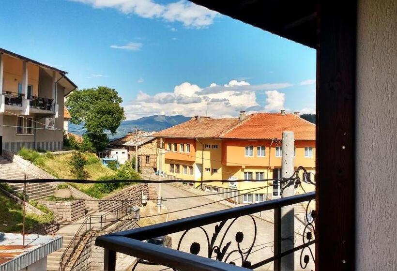 Номер Стандарт Индивидуальный с Балконом, Family Hotel Valchanovata Kashta