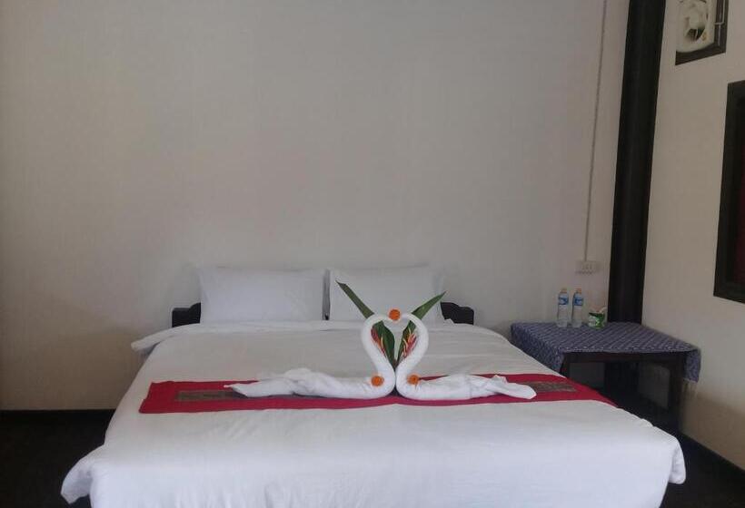 스탠다드 방갈로, Thongdam Guesthouse