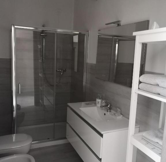 高级大房间, 700enolocanda
