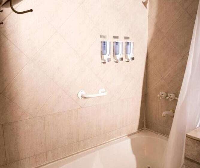 اتاق سوپریور, Mayflower Suites