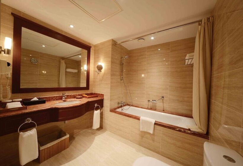 سوییت جونیور, Lotte City Hotels Tashkent Palace