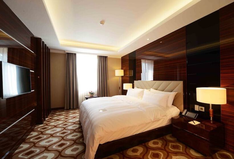 سوییت جونیور, Lotte City Hotels Tashkent Palace