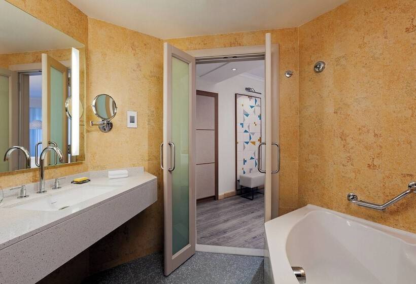 اتاق لوکس با چشم‌انداز دریا, Malta Marriott Resort & Spa