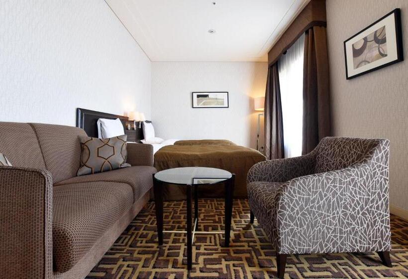 Номер Superior, Okura Chiba