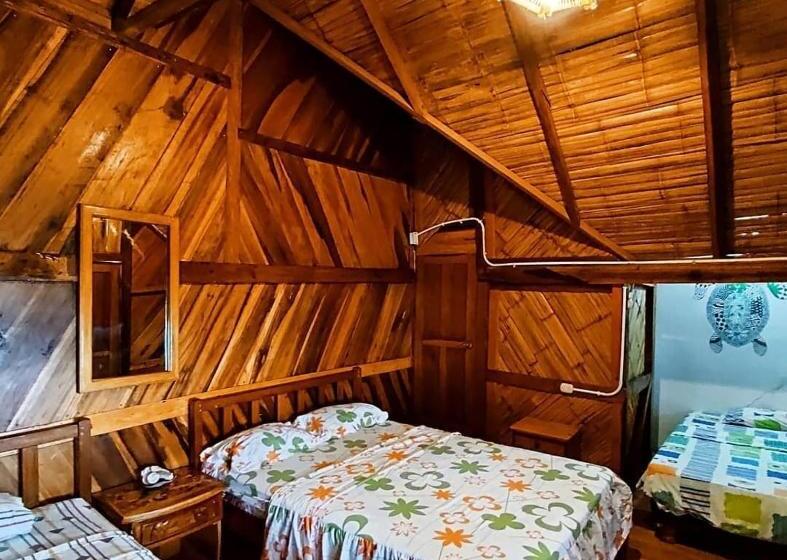 Четырехместный Номер Стандарт Вид на Море, Hostal Mirada Al Mar