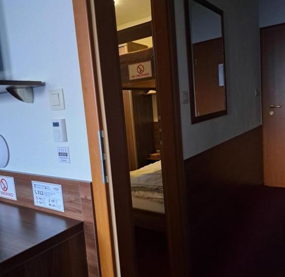 Четырехместный Номер Стандарт, Penzion Kozak B&b