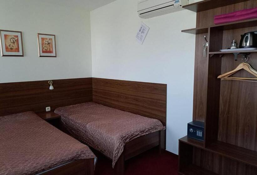 Люкс 2 Спальни, Penzion Kozak B&b