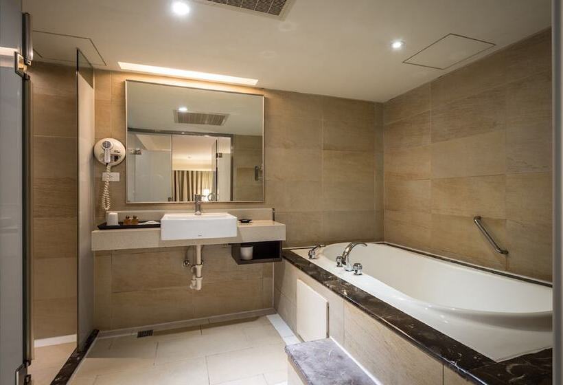 اتاق لوکس, Delight