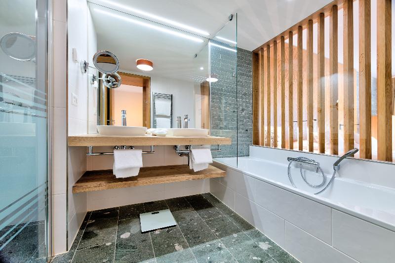 Номер Deluxe, Des Bains De Saillon