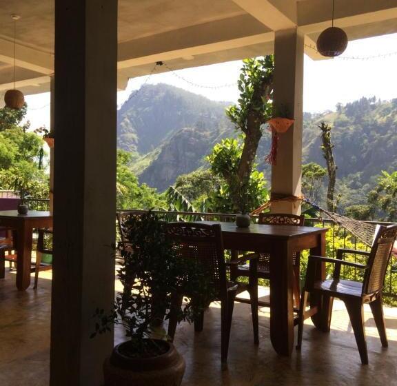 اتاق استاندارد سه تخته با چشم‌انداز, Rock Side Inn   Ella